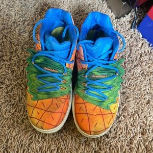 Nike Kyrie SpongeBob Pineapple Tennis shoes